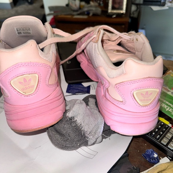 Kylie Adidas Falcon size 10 adidas 2019 Falcon Pink Sneakers 
Great condition - Picture 5 of 8